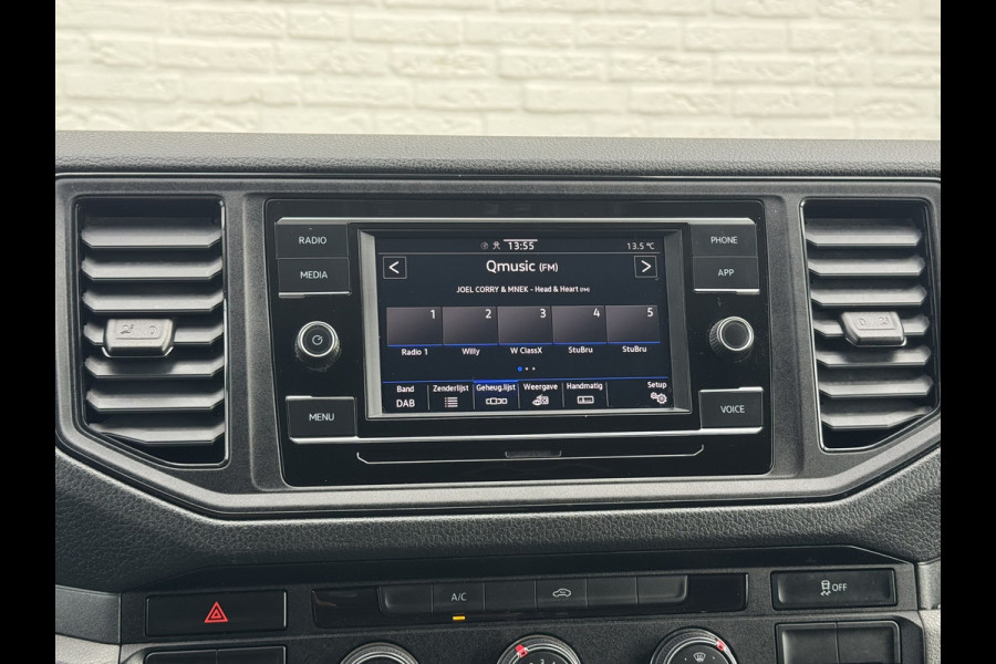 Volkswagen Crafter 35 2.0 TDI L3H3 RWD Camera Carplay Cruise Navigatie Laadruimte betimmert