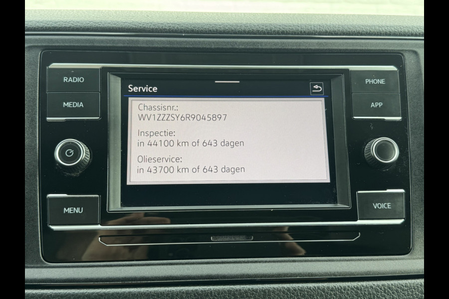 Volkswagen Crafter 35 2.0 TDI L3H3 RWD Camera Carplay Cruise Navigatie Laadruimte betimmert