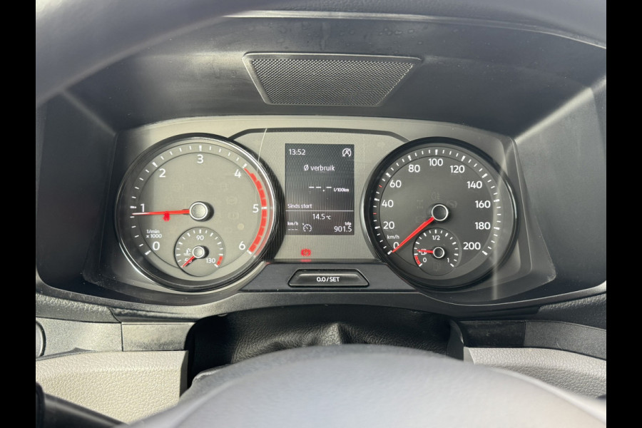 Volkswagen Crafter 35 2.0 TDI L3H3 RWD Camera Carplay Cruise Navigatie Laadruimte betimmert