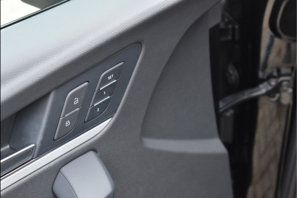 Audi Q5 55 TFSI e S-Line 367 Pk Pano Rs-Stoelen Luchtvering Sfeer Keyless Trekhaak 20 Inch