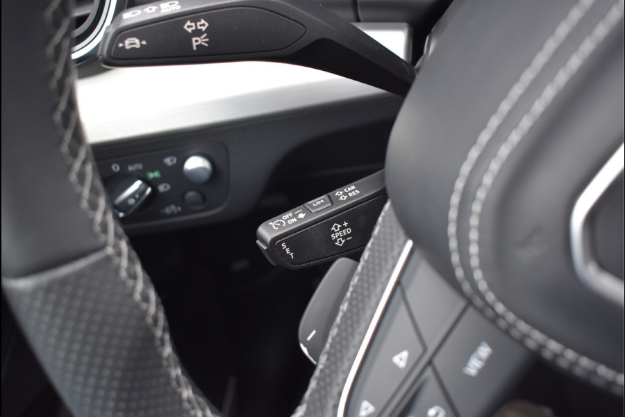 Audi Q5 55 TFSI e S-Line 367 Pk Pano Rs-Stoelen Luchtvering Sfeer Keyless Trekhaak 20 Inch