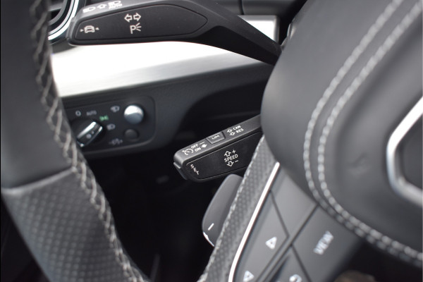 Audi Q5 55 TFSI e S-Line 367 Pk Pano Rs-Stoelen Luchtvering Sfeer Keyless Trekhaak 20 Inch