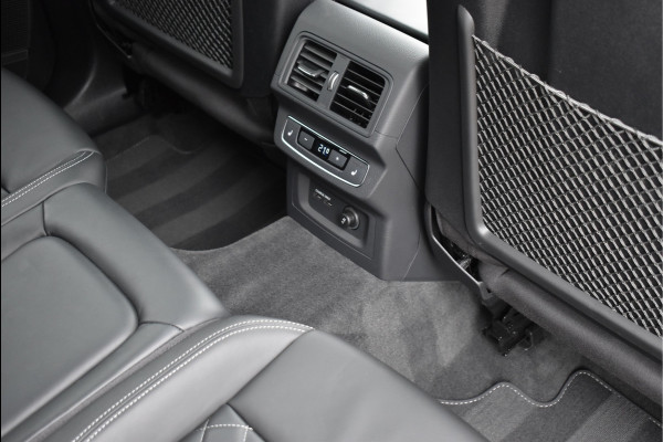 Audi Q5 55 TFSI e S-Line 367 Pk Pano Rs-Stoelen Luchtvering Sfeer Keyless Trekhaak 20 Inch