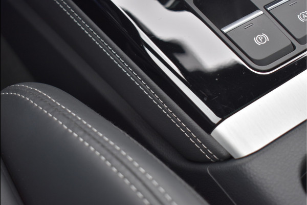 Audi Q5 55 TFSI e S-Line 367 Pk Pano Rs-Stoelen Luchtvering Sfeer Keyless Trekhaak 20 Inch
