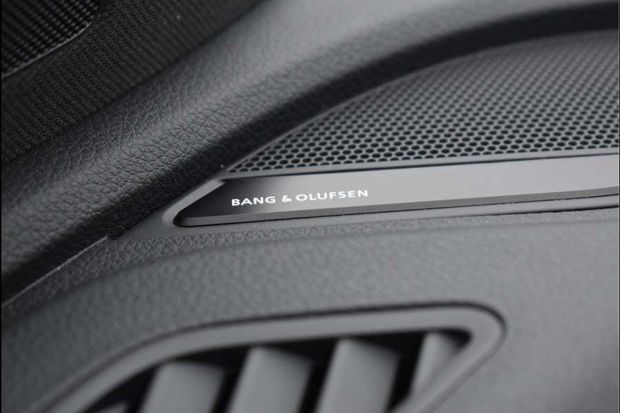 Audi Q5 55 TFSI e S-Line 367 Pk Pano Rs-Stoelen Luchtvering Sfeer Keyless Trekhaak 20 Inch
