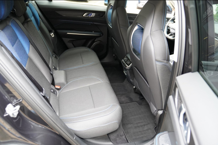Lynk & Co 01 1.5 | Prijs rijklaar incl. 12 mnd garantie | Pdc Panoramadak Lmv Navi Apple carplay/Android auto Camera