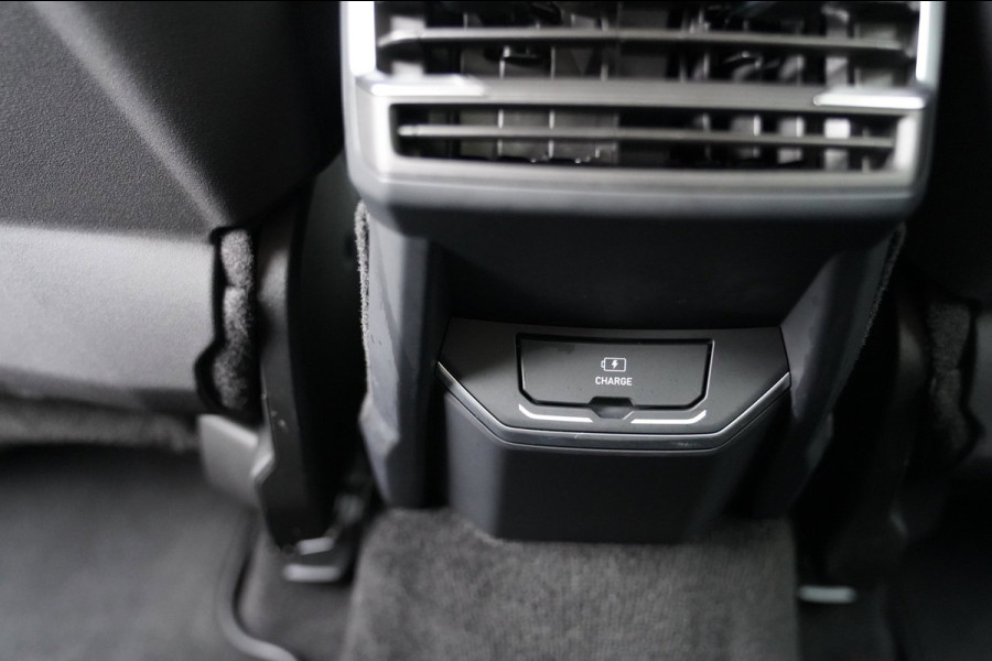 Lynk & Co 01 1.5 | Prijs rijklaar incl. 12 mnd garantie | Pdc Panoramadak Lmv Navi Apple carplay/Android auto Camera