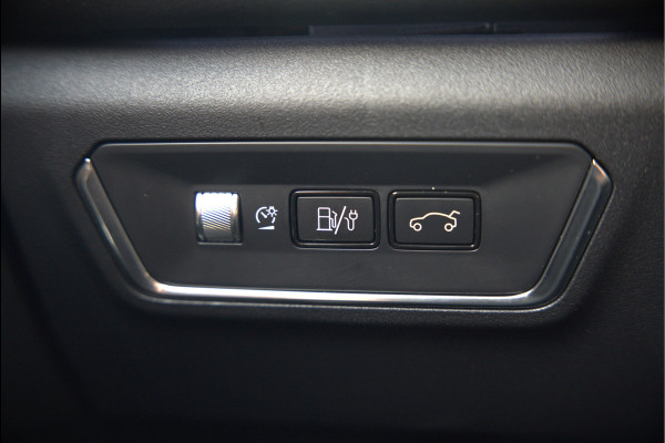 Lynk & Co 01 1.5 Black Edition | Panoramadak | Stoelverwarming | Keyless | Apple Carplay | Memory Seat | Adaptive Cruise Control | Infinity | Navigatie | 360 Camera | Parkeersensoren | Ambiance Verlichting | SOH 94.88%