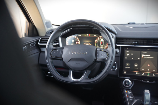 Lynk & Co 01 1.5 Black Edition | Panoramadak | Stoelverwarming | Keyless | Apple Carplay | Memory Seat | Adaptive Cruise Control | Infinity | Navigatie | 360 Camera | Parkeersensoren | Ambiance Verlichting | SOH 94.88%