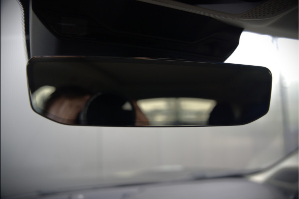 Lynk & Co 01 1.5 Black Edition | Panoramadak | Stoelverwarming | Keyless | Apple Carplay | Memory Seat | Adaptive Cruise Control | Infinity | Navigatie | 360 Camera | Parkeersensoren | Ambiance Verlichting | SOH 94.88%