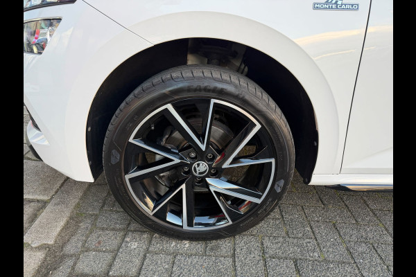 Škoda Kamiq 1.0 TSI DSG-7 Monte Carlo Vol | Pano | Camera | Parksens | Stoelverwarming | Carplay | Keyless |