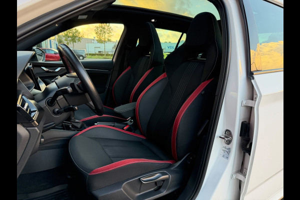 Škoda Kamiq 1.0 TSI DSG-7 Monte Carlo Vol | Pano | Camera | Parksens | Stoelverwarming | Carplay | Keyless |