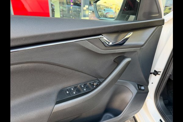 Škoda Kamiq 1.0 TSI DSG-7 Monte Carlo Vol | Pano | Camera | Parksens | Stoelverwarming | Carplay | Keyless |
