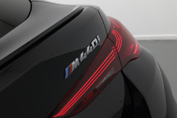 BMW 4 Serie Gran Coupé M440i xDrive High Executive |Pano|HUD|H&K|Memory|Carbon|