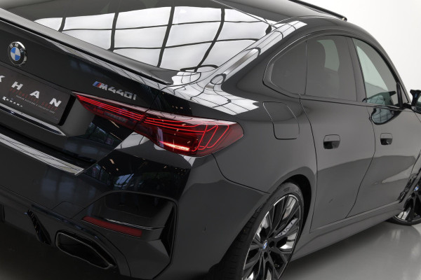 BMW 4 Serie Gran Coupé M440i xDrive High Executive |Pano|HUD|H&K|Memory|Carbon|