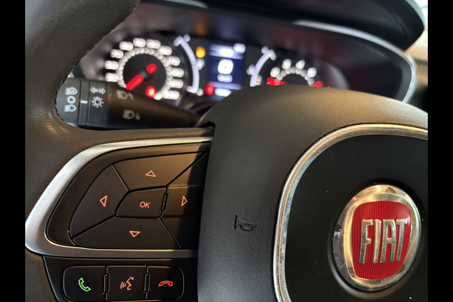 Fiat Tipo 1.4 Mirror Achteruitrijcamera - Airco - Parkeersensor achter - Licht metalen velgen 16 inch - Radio - Navigatie - Mistlampen - Led verlichting - Stuur multifunctioneel - Bluetooth - Cruise control - Ele