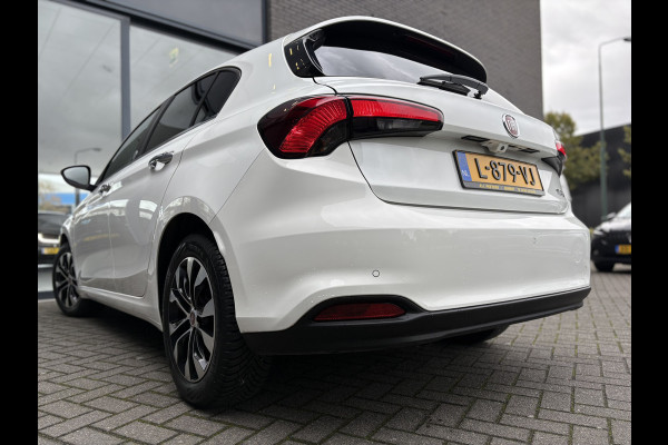 Fiat Tipo 1.4 Mirror Achteruitrijcamera - Airco - Parkeersensor achter - Licht metalen velgen 16 inch - Radio - Navigatie - Mistlampen - Led verlichting - Stuur multifunctioneel - Bluetooth - Cruise control - Ele