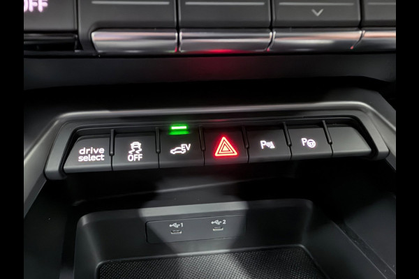 Audi A3 Sportback 45 TFSI e S edition Competition NAVI/STOEL-M/DAB/CARPLAY/ADAPT-CRUISE/V-COCKPIT///