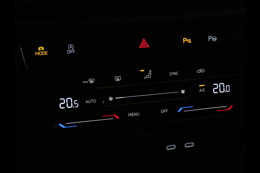 Volkswagen T-Roc 1.5 TSI 150pk Automaat R-Line Digitale Cockpit Climate Control Camera Navigatie Apple Carplay/Android Auto Lichtmetalen Velgen Parkeer sensoren Dab Led Adaptive Cruise Control