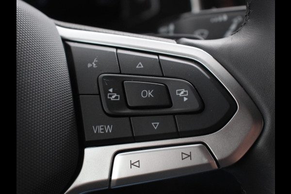 Volkswagen T-Roc 1.5 TSI 150pk Automaat R-Line Digitale Cockpit Climate Control Camera Navigatie Apple Carplay/Android Auto Lichtmetalen Velgen Parkeer sensoren Dab Led Adaptive Cruise Control