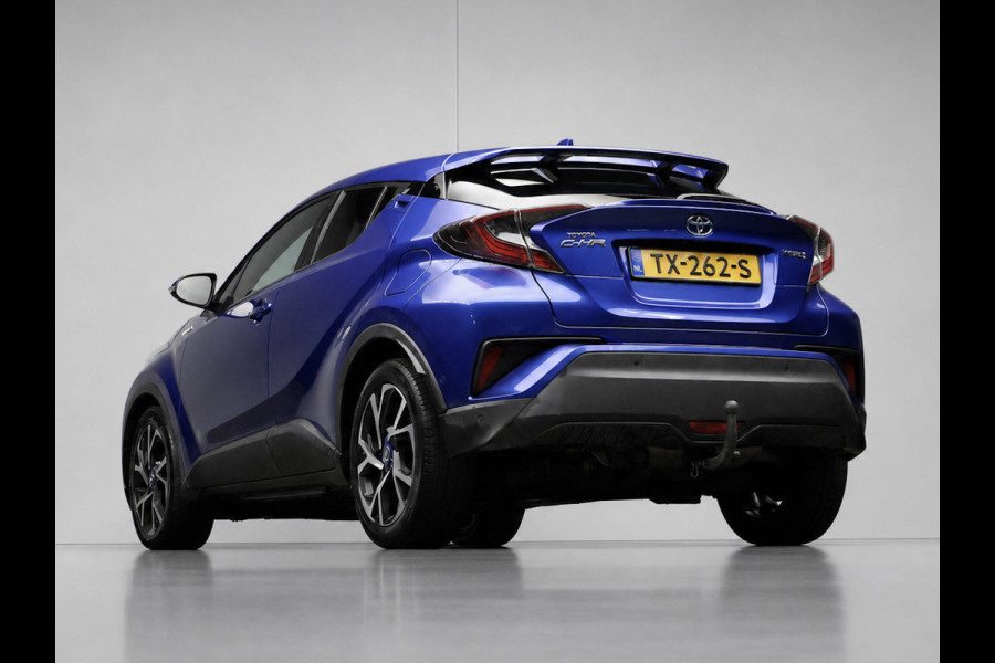 Toyota C-HR 1.8 Hybrid Style Sport (NAVI,CAMERA,STOEL/STUUR VERWARMING,CLIMATE,ADAPTIVE CRUISE,LED,GETINT,SPORTSTOELEN,LM VELGEN)