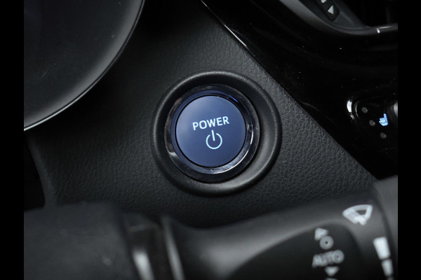 Toyota C-HR 1.8 Hybrid Style Sport (NAVI,CAMERA,STOEL/STUUR VERWARMING,CLIMATE,ADAPTIVE CRUISE,LED,GETINT,SPORTSTOELEN,LM VELGEN)
