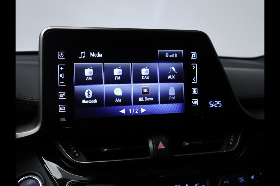 Toyota C-HR 1.8 Hybrid Style Sport (NAVI,CAMERA,STOEL/STUUR VERWARMING,CLIMATE,ADAPTIVE CRUISE,LED,GETINT,SPORTSTOELEN,LM VELGEN)