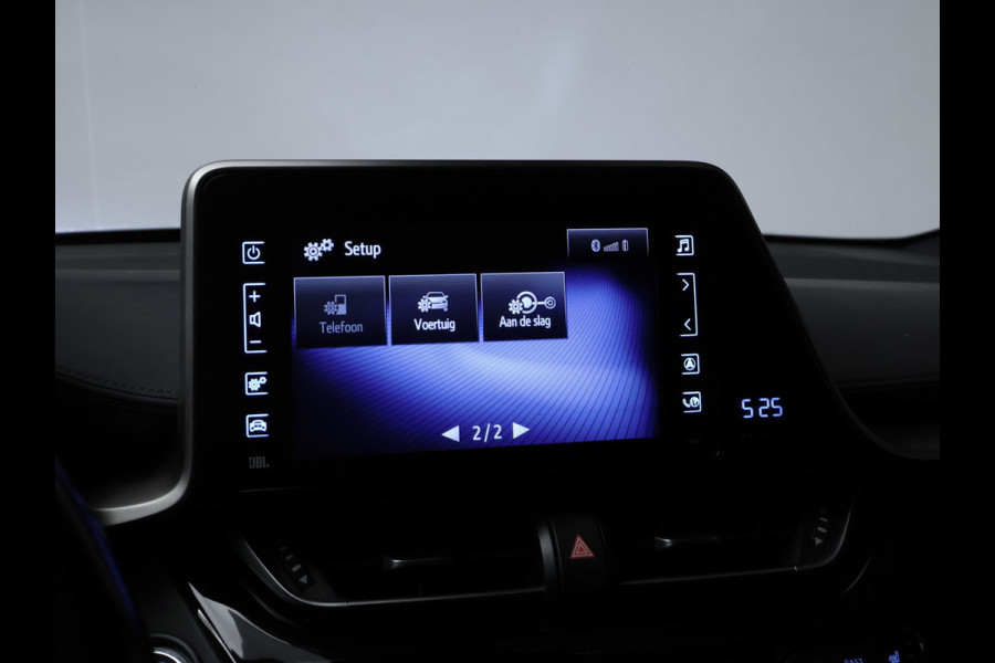 Toyota C-HR 1.8 Hybrid Style Sport (NAVI,CAMERA,STOEL/STUUR VERWARMING,CLIMATE,ADAPTIVE CRUISE,LED,GETINT,SPORTSTOELEN,LM VELGEN)