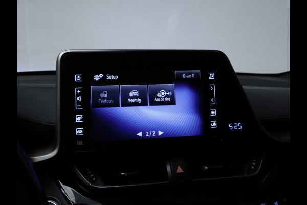 Toyota C-HR 1.8 Hybrid Style Sport (NAVI,CAMERA,STOEL/STUUR VERWARMING,CLIMATE,ADAPTIVE CRUISE,LED,GETINT,SPORTSTOELEN,LM VELGEN)