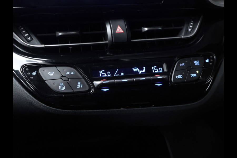 Toyota C-HR 1.8 Hybrid Style Sport (NAVI,CAMERA,STOEL/STUUR VERWARMING,CLIMATE,ADAPTIVE CRUISE,LED,GETINT,SPORTSTOELEN,LM VELGEN)