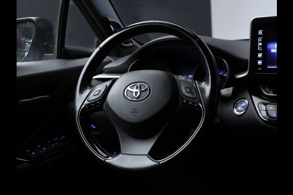 Toyota C-HR 1.8 Hybrid Style Sport (NAVI,CAMERA,STOEL/STUUR VERWARMING,CLIMATE,ADAPTIVE CRUISE,LED,GETINT,SPORTSTOELEN,LM VELGEN)