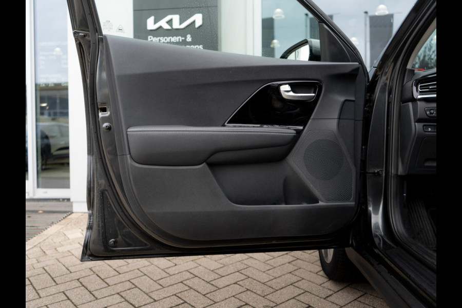 Kia e-Niro DynamicPlusLine 64 kWh SOH 98 % |Stoel en stuurverwarming | Schuif/-kanteldak | Achteruitrijcamera | Navigatie | Carplay | PDC voor & achter | Achteruitrijcamera