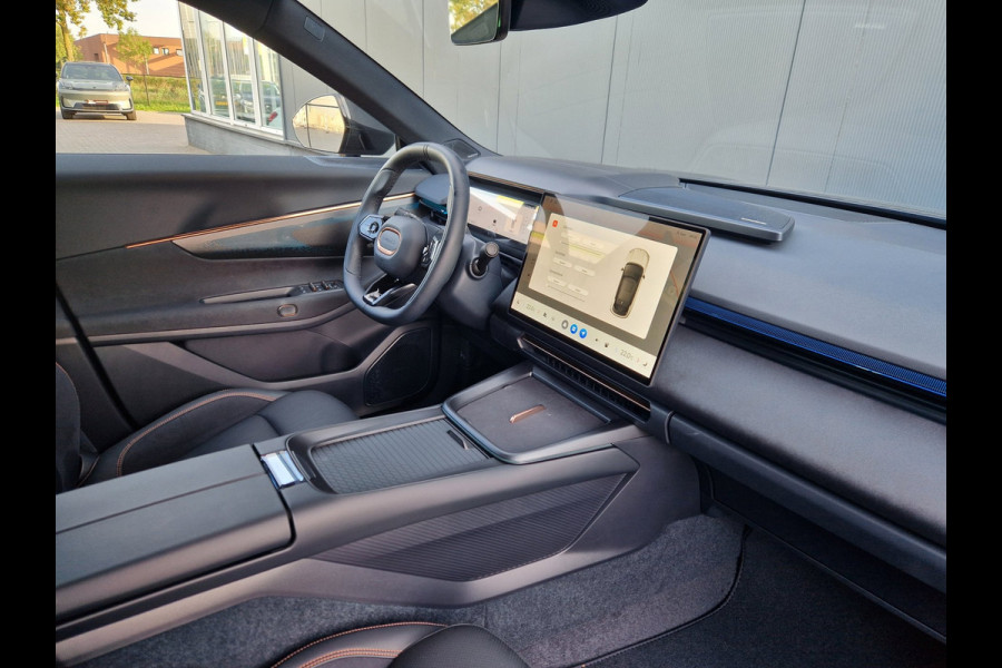 Lynk & Co 08 1.5 More /200 km WLTP /Direct wegrijden.