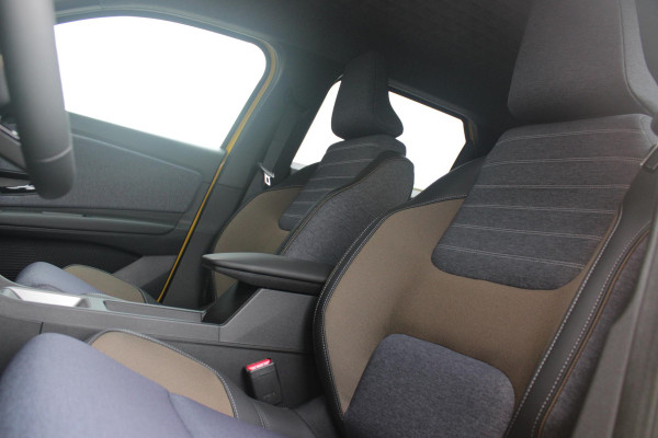 Renault 5 COMFORT RANGE TECHNO 150PK 52 kWh *NIEUWE AUTO!* | PACK WINTER TECHNO: (ELEKTRISCH VERWARMBARE VOORSTOELEN, ELEKTRISCH VERWARMBAAR STUURWIEL, BESTUUDERSSTOEL MET ELEKTRSCH VERSTELBARE LENDESTEUN, IN HOOGTE VERSTELBARE PASSAGIERSSTOEL) | ZWART DAK | LICHTMETALEN VELGEN 18" | ADAPTIVE CRUISE CONTROL | FULL LED KOPLAMPEN MET FRANSE VLAG | ELEKTRTISCH INKLABARE EN VERWARMBARE BUITENSPIEGELS | ACHTERUITRIJ CAMERA | SFEER VERLICHTING | GOOGLE MAPS NAVIGATIE | DRAADLOZE TELEFOONLADER | PRIVACY GLASS | 100KW SNELLAAD FUNCTIE | DRAADLOZE APPLE CARPLAY/ANDROID AUTO | DAB+ RADIO
