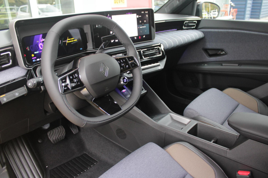 Renault 5 COMFORT RANGE TECHNO 150PK 52 kWh *NIEUWE AUTO!* | PACK WINTER TECHNO: (ELEKTRISCH VERWARMBARE VOORSTOELEN, ELEKTRISCH VERWARMBAAR STUURWIEL, BESTUUDERSSTOEL MET ELEKTRSCH VERSTELBARE LENDESTEUN, IN HOOGTE VERSTELBARE PASSAGIERSSTOEL) | ZWART DAK | LICHTMETALEN VELGEN 18" | ADAPTIVE CRUISE CONTROL | FULL LED KOPLAMPEN MET FRANSE VLAG | ELEKTRTISCH INKLABARE EN VERWARMBARE BUITENSPIEGELS | ACHTERUITRIJ CAMERA | SFEER VERLICHTING | GOOGLE MAPS NAVIGATIE | DRAADLOZE TELEFOONLADER | PRIVACY GLASS | 100KW SNELLAAD FUNCTIE | DRAADLOZE APPLE CARPLAY/ANDROID AUTO | DAB+ RADIO