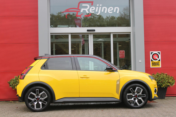 Renault 5 COMFORT RANGE TECHNO 150PK 52 kWh *NIEUWE AUTO!* | PACK WINTER TECHNO: (ELEKTRISCH VERWARMBARE VOORSTOELEN, ELEKTRISCH VERWARMBAAR STUURWIEL, BESTUUDERSSTOEL MET ELEKTRSCH VERSTELBARE LENDESTEUN, IN HOOGTE VERSTELBARE PASSAGIERSSTOEL) | ZWART DAK | LICHTMETALEN VELGEN 18" | ADAPTIVE CRUISE CONTROL | FULL LED KOPLAMPEN MET FRANSE VLAG | ELEKTRTISCH INKLABARE EN VERWARMBARE BUITENSPIEGELS | ACHTERUITRIJ CAMERA | SFEER VERLICHTING | GOOGLE MAPS NAVIGATIE | DRAADLOZE TELEFOONLADER | PRIVACY GLASS | 100KW SNELLAAD FUNCTIE | DRAADLOZE APPLE CARPLAY/ANDROID AUTO | DAB+ RADIO