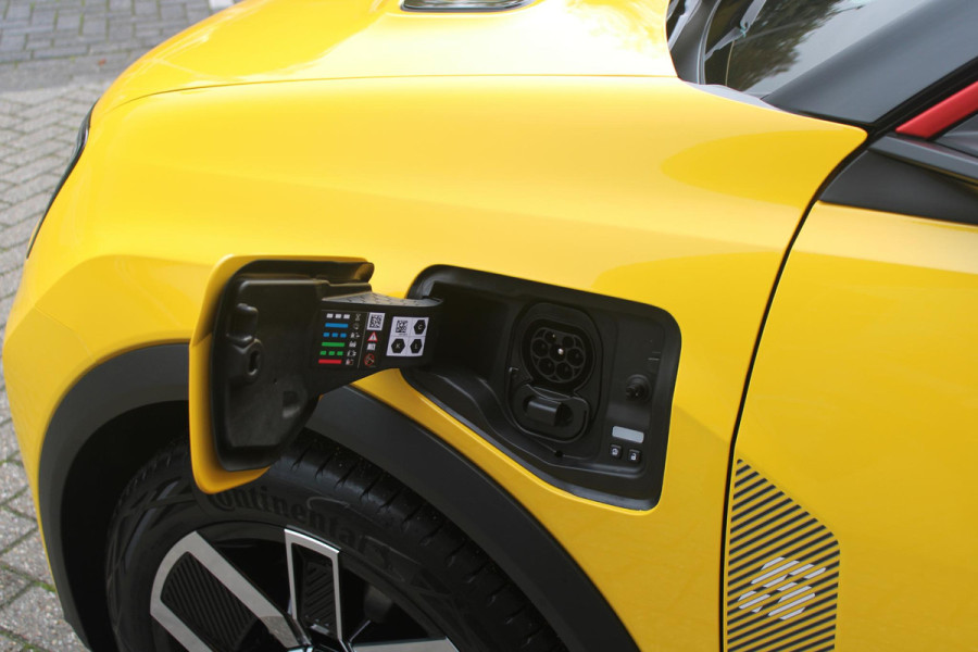 Renault 5 COMFORT RANGE TECHNO 150PK 52 kWh *NIEUWE AUTO!* | PACK WINTER TECHNO: (ELEKTRISCH VERWARMBARE VOORSTOELEN, ELEKTRISCH VERWARMBAAR STUURWIEL, BESTUUDERSSTOEL MET ELEKTRSCH VERSTELBARE LENDESTEUN, IN HOOGTE VERSTELBARE PASSAGIERSSTOEL) | ZWART DAK | LICHTMETALEN VELGEN 18" | ADAPTIVE CRUISE CONTROL | FULL LED KOPLAMPEN MET FRANSE VLAG | ELEKTRTISCH INKLABARE EN VERWARMBARE BUITENSPIEGELS | ACHTERUITRIJ CAMERA | SFEER VERLICHTING | GOOGLE MAPS NAVIGATIE | DRAADLOZE TELEFOONLADER | PRIVACY GLASS | 100KW SNELLAAD FUNCTIE | DRAADLOZE APPLE CARPLAY/ANDROID AUTO | DAB+ RADIO