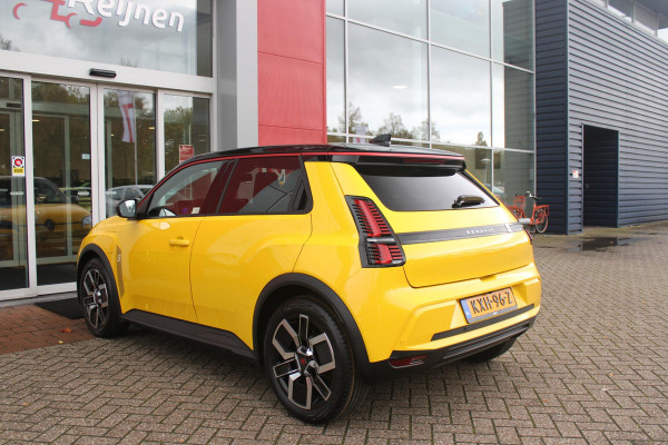 Renault 5 COMFORT RANGE TECHNO 150PK 52 kWh *NIEUWE AUTO!* | PACK WINTER TECHNO: (ELEKTRISCH VERWARMBARE VOORSTOELEN, ELEKTRISCH VERWARMBAAR STUURWIEL, BESTUUDERSSTOEL MET ELEKTRSCH VERSTELBARE LENDESTEUN, IN HOOGTE VERSTELBARE PASSAGIERSSTOEL) | ZWART DAK | LICHTMETALEN VELGEN 18" | ADAPTIVE CRUISE CONTROL | FULL LED KOPLAMPEN MET FRANSE VLAG | ELEKTRTISCH INKLABARE EN VERWARMBARE BUITENSPIEGELS | ACHTERUITRIJ CAMERA | SFEER VERLICHTING | GOOGLE MAPS NAVIGATIE | DRAADLOZE TELEFOONLADER | PRIVACY GLASS | 100KW SNELLAAD FUNCTIE | DRAADLOZE APPLE CARPLAY/ANDROID AUTO | DAB+ RADIO