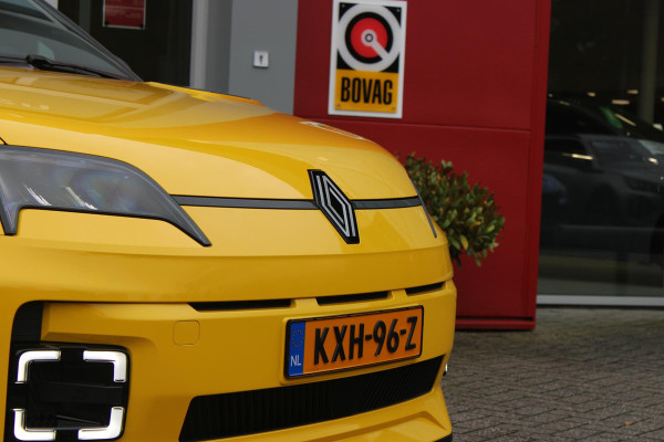 Renault 5 COMFORT RANGE TECHNO 150PK 52 kWh *NIEUWE AUTO!* | PACK WINTER TECHNO: (ELEKTRISCH VERWARMBARE VOORSTOELEN, ELEKTRISCH VERWARMBAAR STUURWIEL, BESTUUDERSSTOEL MET ELEKTRSCH VERSTELBARE LENDESTEUN, IN HOOGTE VERSTELBARE PASSAGIERSSTOEL) | ZWART DAK | LICHTMETALEN VELGEN 18" | ADAPTIVE CRUISE CONTROL | FULL LED KOPLAMPEN MET FRANSE VLAG | ELEKTRTISCH INKLABARE EN VERWARMBARE BUITENSPIEGELS | ACHTERUITRIJ CAMERA | SFEER VERLICHTING | GOOGLE MAPS NAVIGATIE | DRAADLOZE TELEFOONLADER | PRIVACY GLASS | 100KW SNELLAAD FUNCTIE | DRAADLOZE APPLE CARPLAY/ANDROID AUTO | DAB+ RADIO