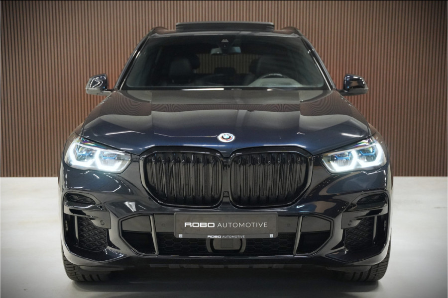 BMW X5 xDrive45e High Executive M Sport | Panoramadak | Head-Up Display | Harman Kardon | Camera | Stoelverwarming | Softclose | Memory Seat | Luchtvering | Laser | Adaptive Cruise Control | Trekhaak | Achterbank Verwarmd | App