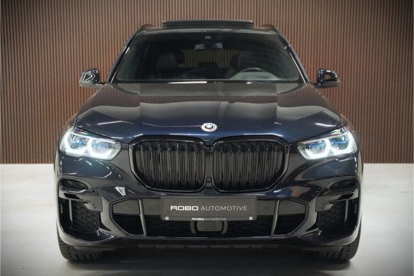 BMW X5 xDrive45e High Executive M Sport | Panoramadak | Head-Up Display | Harman Kardon | Camera | Stoelverwarming | Softclose | Memory Seat | Luchtvering | Laser | Adaptive Cruise Control | Trekhaak | Achterbank Verwarmd | App