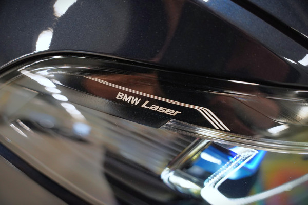 BMW X5 xDrive45e High Executive M Sport | Panoramadak | Head-Up Display | Harman Kardon | Camera | Stoelverwarming | Softclose | Memory Seat | Luchtvering | Laser | Adaptive Cruise Control | Trekhaak | Achterbank Verwarmd | App