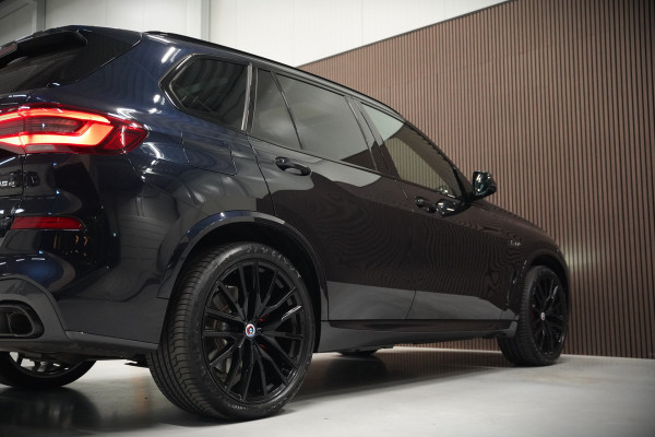 BMW X5 xDrive45e High Executive M Sport | Panoramadak | Head-Up Display | Harman Kardon | Camera | Stoelverwarming | Softclose | Memory Seat | Luchtvering | Laser | Adaptive Cruise Control | Trekhaak | Achterbank Verwarmd | App