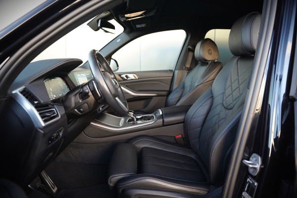 BMW X5 xDrive45e High Executive M Sport | Panoramadak | Head-Up Display | Harman Kardon | Camera | Stoelverwarming | Softclose | Memory Seat | Luchtvering | Laser | Adaptive Cruise Control | Trekhaak | Achterbank Verwarmd | App