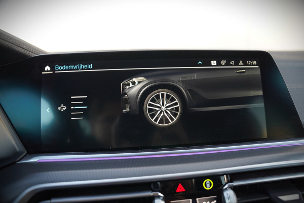 BMW X5 xDrive45e High Executive M Sport | Panoramadak | Head-Up Display | Harman Kardon | Camera | Stoelverwarming | Softclose | Memory Seat | Luchtvering | Laser | Adaptive Cruise Control | Trekhaak | Achterbank Verwarmd | App