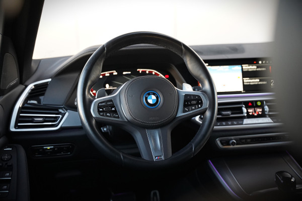 BMW X5 xDrive45e High Executive M Sport | Panoramadak | Head-Up Display | Harman Kardon | Camera | Stoelverwarming | Softclose | Memory Seat | Luchtvering | Laser | Adaptive Cruise Control | Trekhaak | Achterbank Verwarmd | App