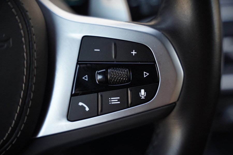 BMW X5 xDrive45e High Executive M Sport | Panoramadak | Head-Up Display | Harman Kardon | Camera | Stoelverwarming | Softclose | Memory Seat | Luchtvering | Laser | Adaptive Cruise Control | Trekhaak | Achterbank Verwarmd | App