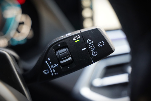 BMW X5 xDrive45e High Executive M Sport | Panoramadak | Head-Up Display | Harman Kardon | Camera | Stoelverwarming | Softclose | Memory Seat | Luchtvering | Laser | Adaptive Cruise Control | Trekhaak | Achterbank Verwarmd | App