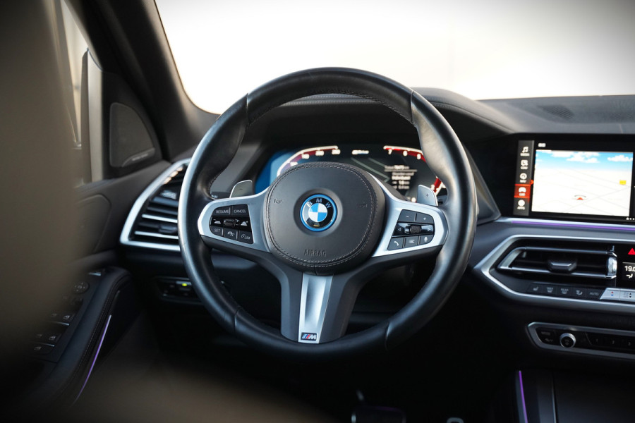 BMW X5 xDrive45e High Executive M Sport | Panoramadak | Head-Up Display | Harman Kardon | Camera | Stoelverwarming | Softclose | Memory Seat | Luchtvering | Laser | Adaptive Cruise Control | Trekhaak | Achterbank Verwarmd | App