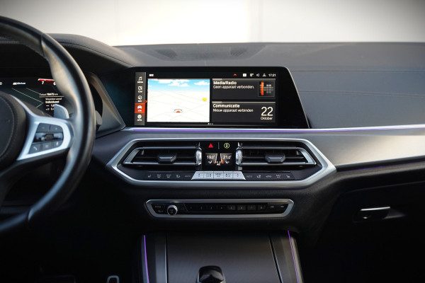 BMW X5 xDrive45e High Executive M Sport | Panoramadak | Head-Up Display | Harman Kardon | Camera | Stoelverwarming | Softclose | Memory Seat | Luchtvering | Laser | Adaptive Cruise Control | Trekhaak | Achterbank Verwarmd | App